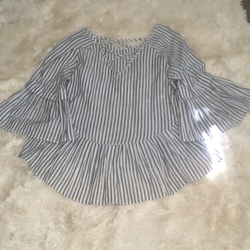 NWOT-blue and white seersucker printed shift top - Picture 4 of 6